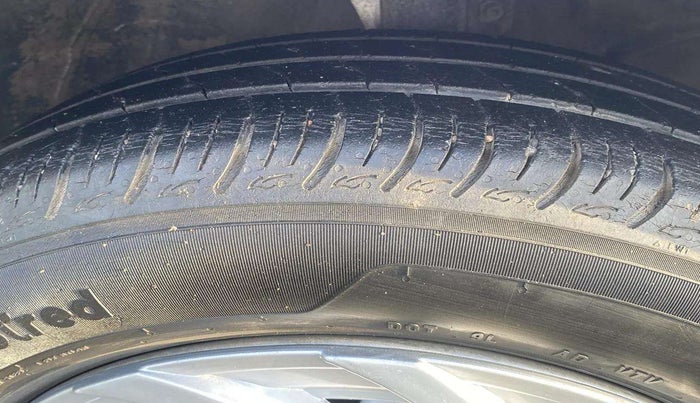 2021 Maruti Baleno SIGMA PETROL 1.2, Petrol, Manual, 40,282 km, Right Front Tyre Tread