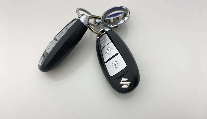 2020 Maruti Vitara Brezza VXI, Petrol, Manual, 28,342 km, Key Close Up