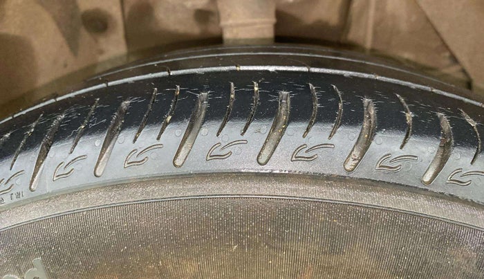 2020 Maruti Vitara Brezza VXI, Petrol, Manual, 28,342 km, Right Front Tyre Tread