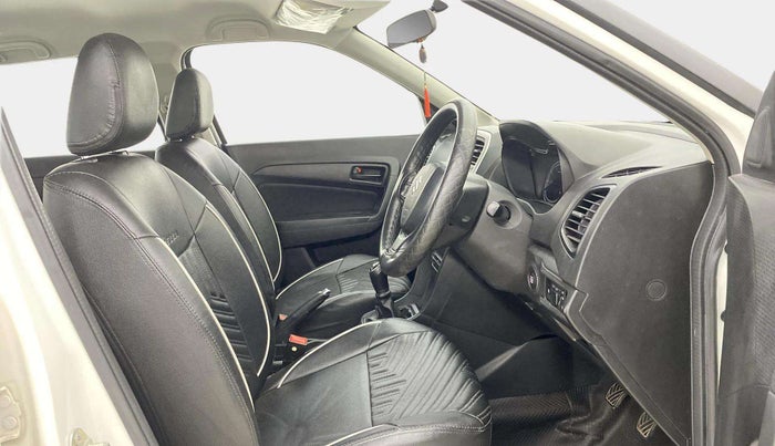 2020 Maruti Vitara Brezza VXI, Petrol, Manual, 28,342 km, Right Side Front Door Cabin