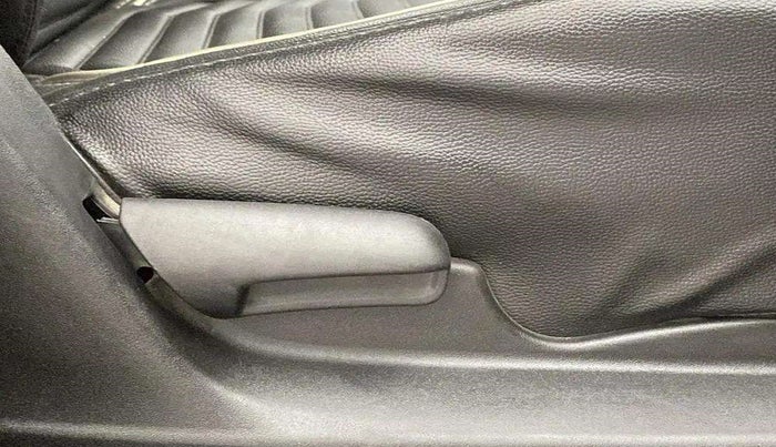 2017 Maruti Vitara Brezza VDI (O), Diesel, Manual, 61,121 km, Driver Side Adjustment Panel