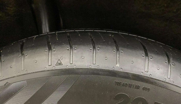 2017 Maruti Vitara Brezza VDI (O), Diesel, Manual, 61,121 km, Left Front Tyre Tread
