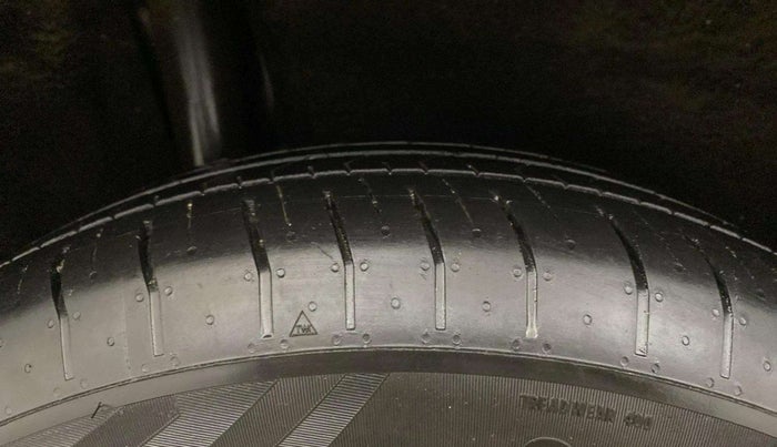 2017 Maruti Vitara Brezza VDI (O), Diesel, Manual, 61,121 km, Left Rear Tyre Tread