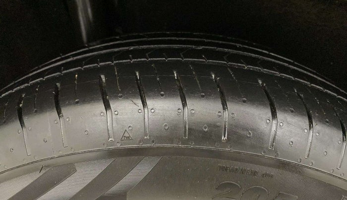2017 Maruti Vitara Brezza VDI (O), Diesel, Manual, 61,121 km, Right Front Tyre Tread