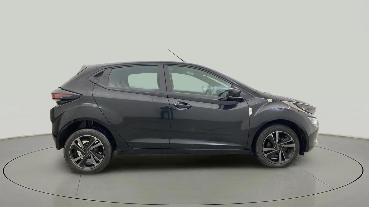 2023 Tata ALTROZ XZ PLUS DIESEL DARK EDITION, Diesel, Manual, 45,697 km, Right Side View