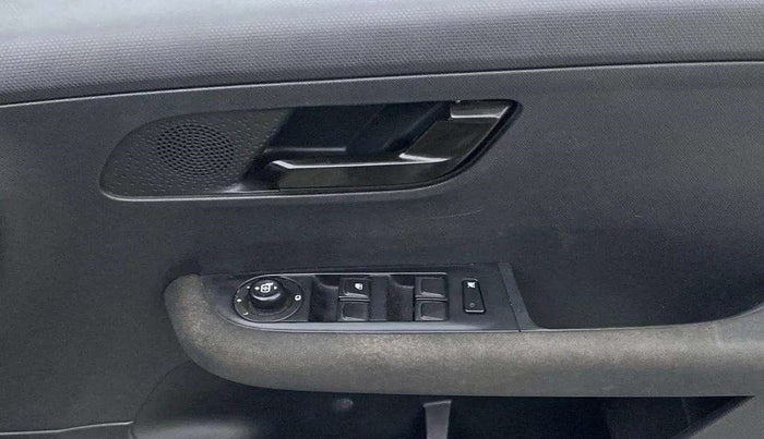 2023 Tata ALTROZ XZ PLUS DIESEL DARK EDITION, Diesel, Manual, 45,482 km, Driver Side Door Panels Control