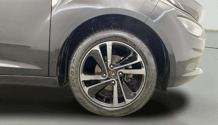 2023 Tata ALTROZ XZ PLUS DIESEL DARK EDITION, Diesel, Manual, 45,482 km, Right Front Wheel