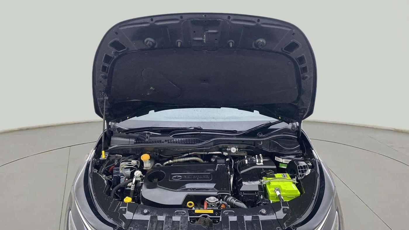 2023 Tata ALTROZ XZ PLUS DIESEL DARK EDITION, Diesel, Manual, 45,697 km, Open Bonet