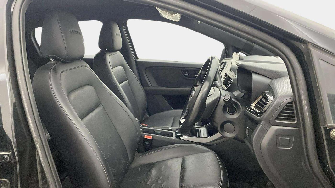 2023 Tata ALTROZ XZ PLUS DIESEL DARK EDITION, Diesel, Manual, 45,697 km, Right Side Front Door Cabin