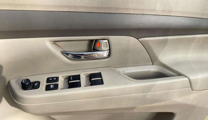 2019 Maruti Ertiga VXI SHVS, Petrol, Manual, 31,769 km, Driver Side Door Panels Control