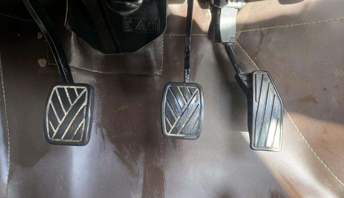 2019 Maruti Ertiga VXI SHVS, Petrol, Manual, 31,769 km, Pedals