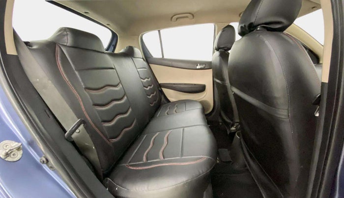 2013 Hyundai i20 MAGNA (O) 1.2, Petrol, Manual, 1,23,813 km, Right Side Rear Door Cabin