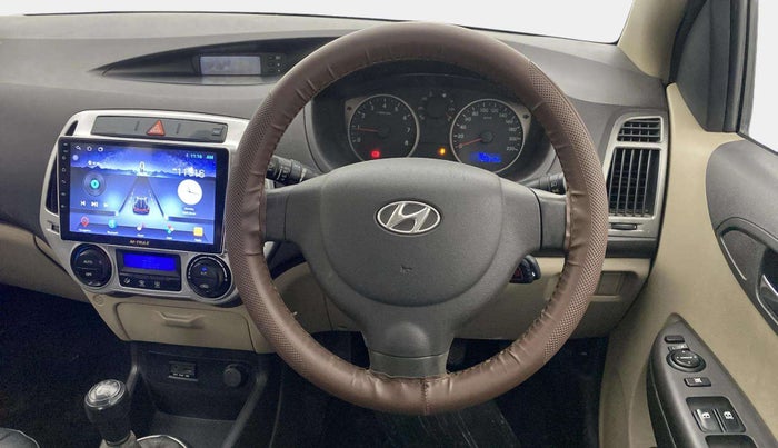 2013 Hyundai i20 MAGNA (O) 1.2, Petrol, Manual, 1,23,813 km, Steering Wheel Close Up
