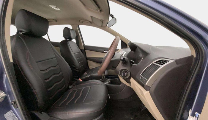 2013 Hyundai i20 MAGNA (O) 1.2, Petrol, Manual, 1,23,813 km, Right Side Front Door Cabin