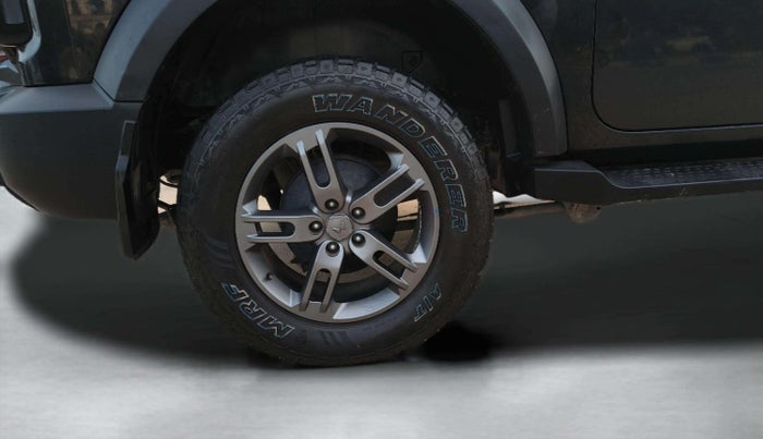 2023 Mahindra Thar LX D 4*4 MT HT, Diesel, Manual, 30,831 km, Right Rear Wheel