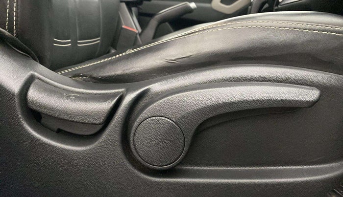 2018 Hyundai Creta SX AT 1.6 PETROL, Petrol, Automatic, 32,218 km, Driver Side Adjustment Panel