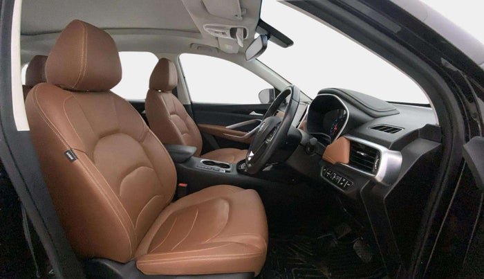 2022 MG HECTOR PLUS SHARP 1.5 PETROL TURBO CVT 6-STR, Petrol, Automatic, 16,989 km, Right Side Front Door Cabin