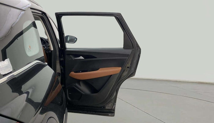 2022 MG HECTOR PLUS SHARP 1.5 PETROL TURBO CVT 6-STR, Petrol, Automatic, 16,989 km, RHS Rear Door