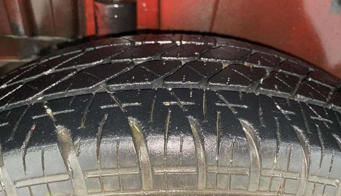 2015 Maruti Swift VDI, Diesel, Manual, 32,610 km, Right Rear Tyre Tread