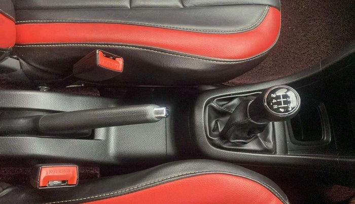 2015 Maruti Swift VDI, Diesel, Manual, 32,610 km, Gear Lever