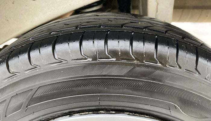 2020 Maruti Eeco 5 STR WITH A/C+HTR, CNG, Manual, 69,516 km, Left Rear Tyre Tread
