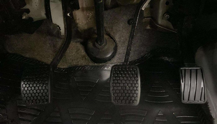 2020 Maruti Eeco 5 STR WITH A/C+HTR, CNG, Manual, 69,516 km, Pedals