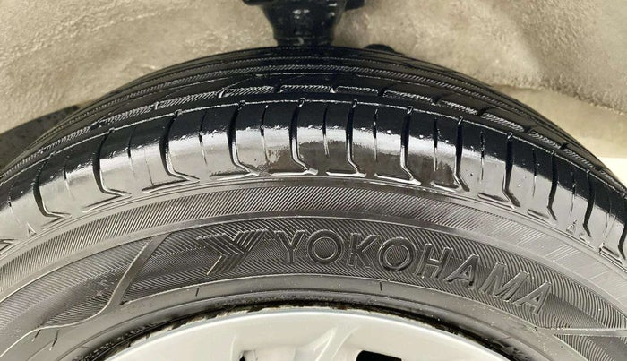 2020 Maruti Eeco 5 STR WITH A/C+HTR, CNG, Manual, 69,516 km, Right Front Tyre Tread