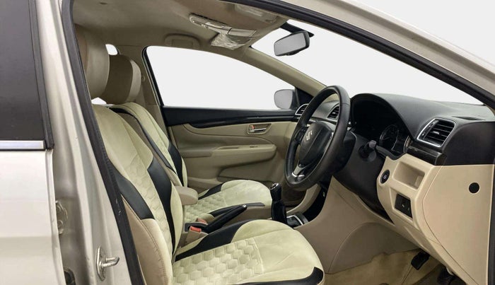 2015 Maruti Ciaz ZDI+, Diesel, Manual, 59,705 km, Right Side Front Door Cabin
