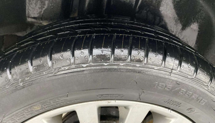 2015 Maruti Ciaz ZDI+, Diesel, Manual, 59,705 km, Right Rear Tyre Tread