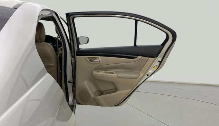 2015 Maruti Ciaz ZDI+, Diesel, Manual, 59,705 km, RHS Rear Door