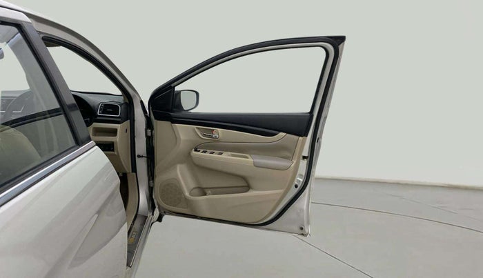 2015 Maruti Ciaz ZDI+, Diesel, Manual, 59,705 km, RHS Front Door