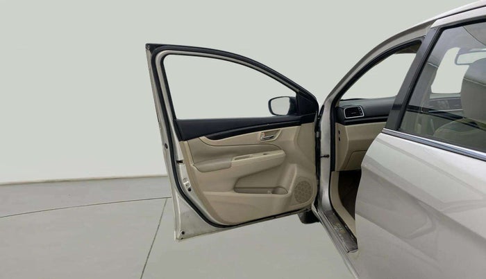 2015 Maruti Ciaz ZDI+, Diesel, Manual, 59,705 km, LHS Front Door