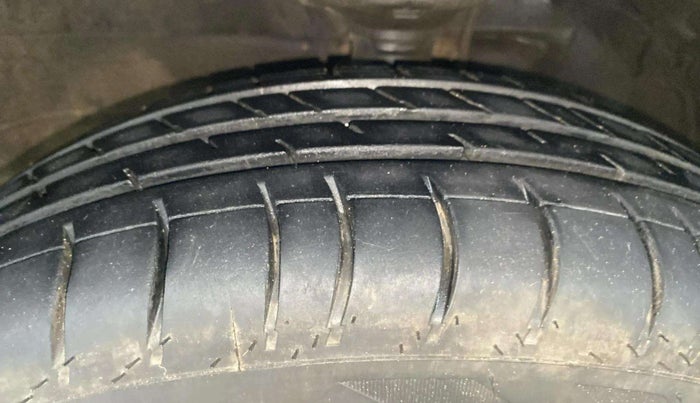 2013 Maruti Wagon R 1.0 LXI, Petrol, Manual, 38,232 km, Left Front Tyre Tread
