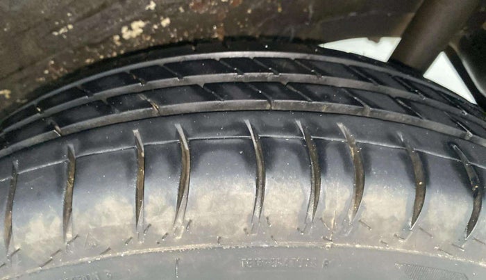 2013 Maruti Wagon R 1.0 LXI, Petrol, Manual, 38,232 km, Left Rear Tyre Tread