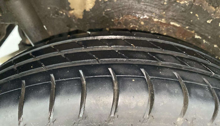 2013 Maruti Wagon R 1.0 LXI, Petrol, Manual, 38,232 km, Right Rear Tyre Tread
