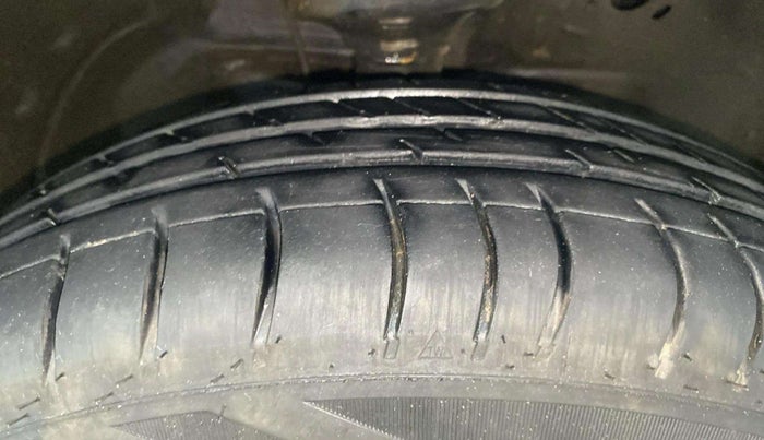 2013 Maruti Wagon R 1.0 LXI, Petrol, Manual, 38,232 km, Right Front Tyre Tread
