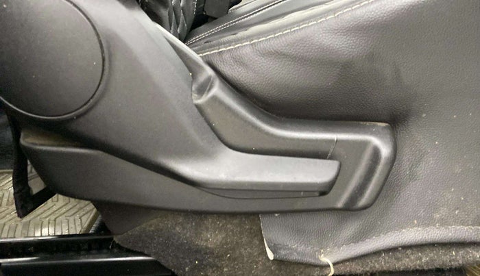 2019 Maruti IGNIS DELTA 1.2, CNG, Manual, 71,402 km, Driver Side Adjustment Panel