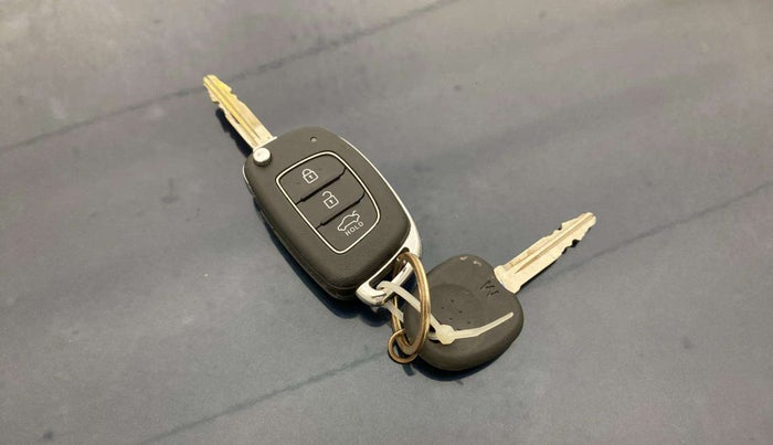 2021 Hyundai GRAND I10 NIOS SPORTZ 1.2 KAPPA VTVT CNG, CNG, Manual, 42,606 km, Key Close Up