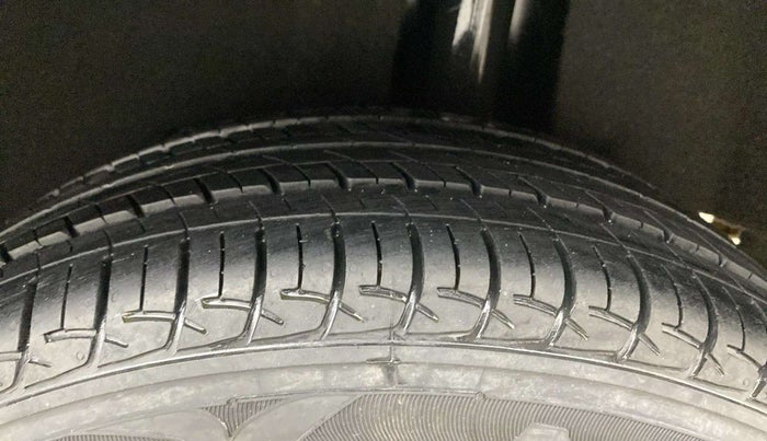 2018 Maruti Baleno DELTA PETROL 1.2, Petrol, Manual, 23,400 km, Left Rear Tyre Tread