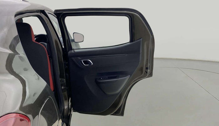 2019 Renault Kwid RXT 1.0 AMT (O), Petrol, Automatic, 27,353 km, RHS Rear Door