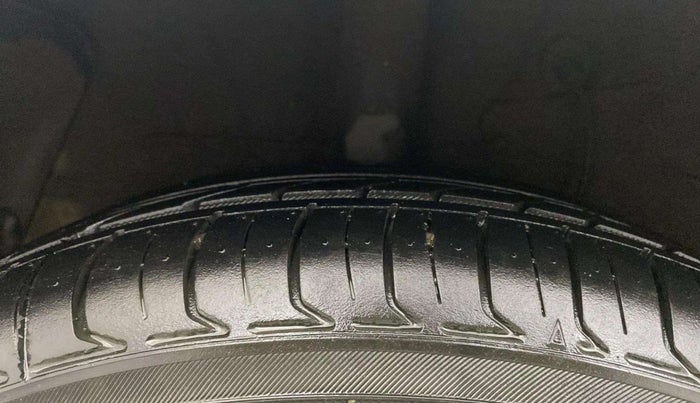 2016 Hyundai Grand i10 ASTA (O) AT 1.2 KAPPA VTVT, Petrol, Automatic, 46,056 km, Right Rear Tyre Tread