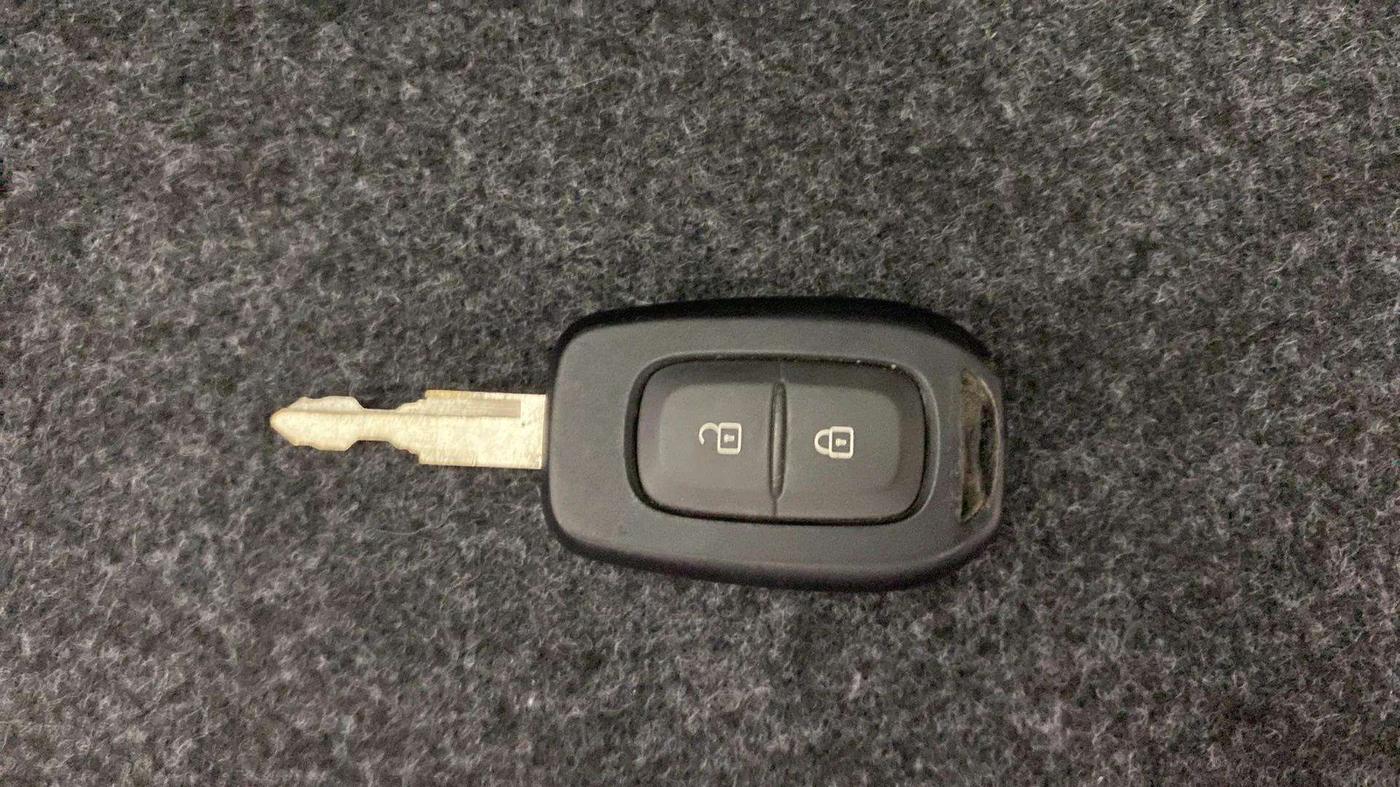 2021 Renault Kwid CLIMBER 1.0 AMT (O) DUAL TONE, Petrol, Automatic, 10,914 km, Key Close Up