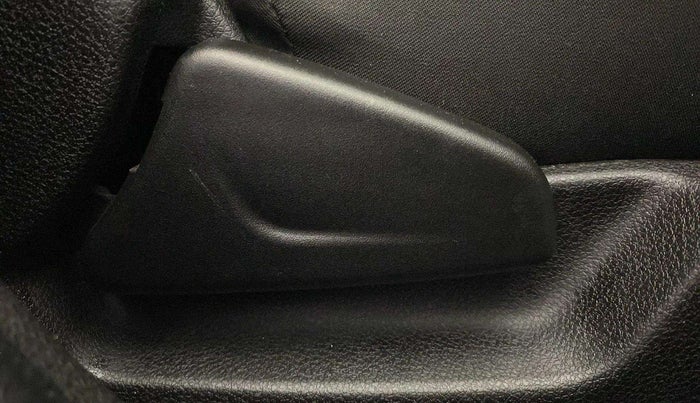 2021 Renault Kwid CLIMBER 1.0 AMT (O) DUAL TONE, Petrol, Automatic, 10,914 km, Driver Side Adjustment Panel