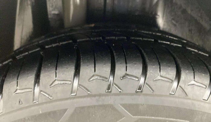 2019 Ford New Figo TITANIUM BLU 1.2 PETROL, Petrol, Manual, 86,288 km, Right Rear Tyre Tread