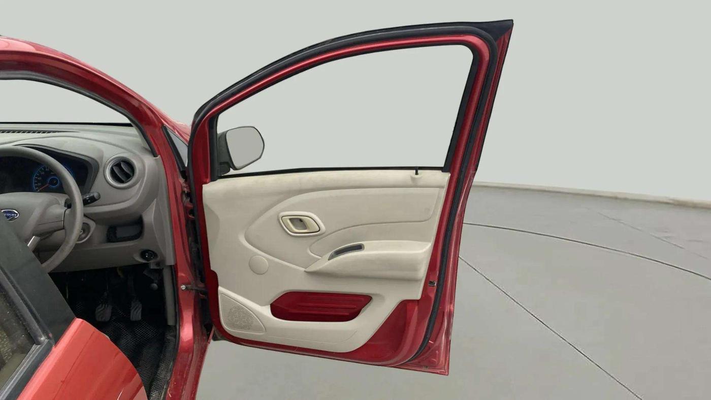 2016 Datsun Redi Go T (O), Petrol, Manual, 64,136 km, RHS Front Door