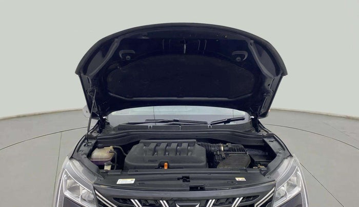 2022 Mahindra XUV700 MX P MT 5 STR, Petrol, Manual, 4,659 km, Open Bonet