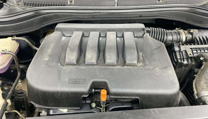 2022 Mahindra XUV700 MX P MT 5 STR, Petrol, Manual, 4,659 km, Engine View