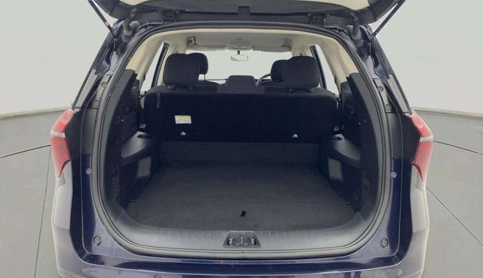 2022 Mahindra XUV700 MX P MT 5 STR, Petrol, Manual, 4,659 km, Boot Inside