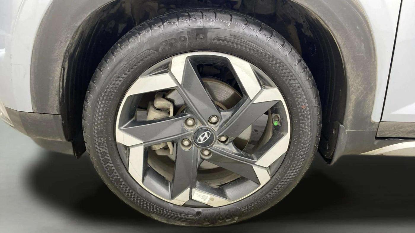 2022 Hyundai ALCAZAR PLATINUM 2.0 MT 7STR, Petrol, Manual, 61,126 km, Left Front Wheel