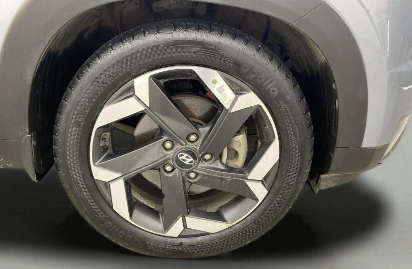2022 Hyundai ALCAZAR PLATINUM 2.0 MT 7STR, Petrol, Manual, 61,126 km, Right Front Wheel